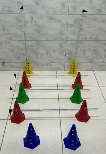 Kit 10 Cones com Furo + 5 Barreiras