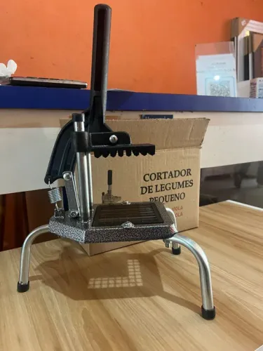 CORTADOR DE BATATA NOVO <br>?QUERO 85,00 <br>?ANUNCIAR 95,00