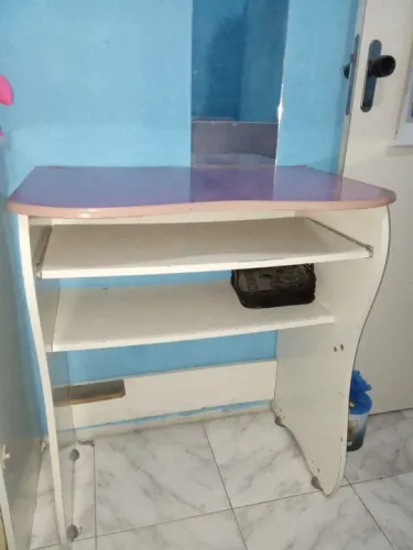 Mesa para estudos ou escritório 