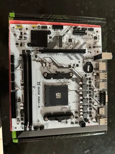 Placa Mãe AMD AM4 B450 white (Nova)