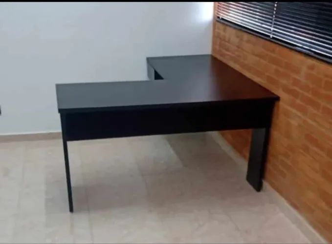MESA EM L 2 PARTES PRETA MARCENARIA PRÓPRIA 