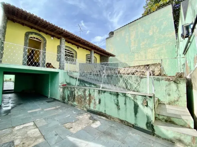 Casa 3 Quartos, Suíte, 3 Vagas de Garagem no Bairro Universitário/Jaraguá