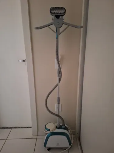 Passadeira ferro vaporizador vertical eletrolux 