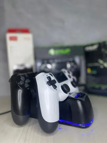 Controle Ps4 Knup sem fio preto e branco - ENTREGA A DOMICÍLIO