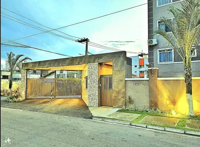 ALUGO APARTAMENTO MOBILIADO NO TÉRREO EM CONDOMÍNIO FECHADO