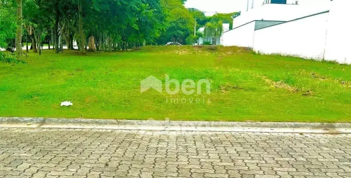 Venda - Belo Terreno 300m² - Condomínio Vereda dos Manacás em Pinda