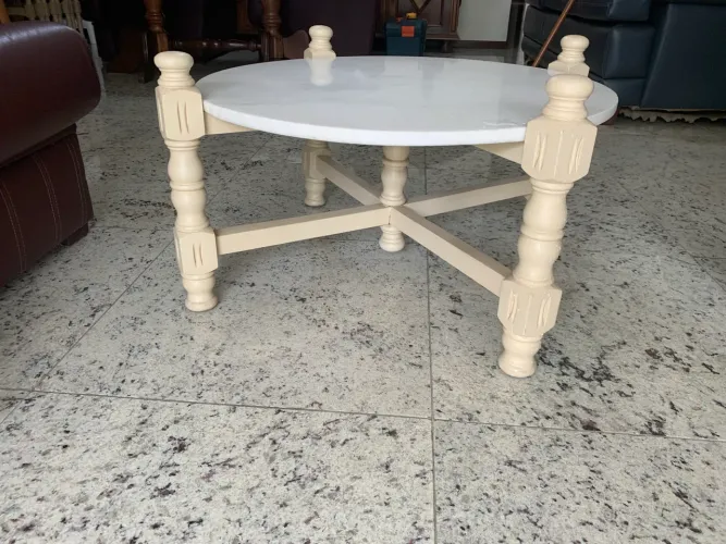 Mesa de centro em mármore 