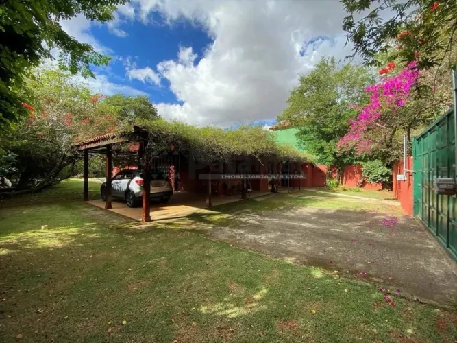 Vende casa Térrea na Fazendinha 3 Quartos 3 suítes,Lote plano,piscina e gourmet.