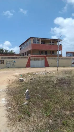 Vendo excelente sobrado de três pisos(três em um) 