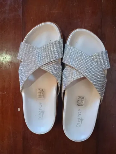 Chinelo com strass número 38