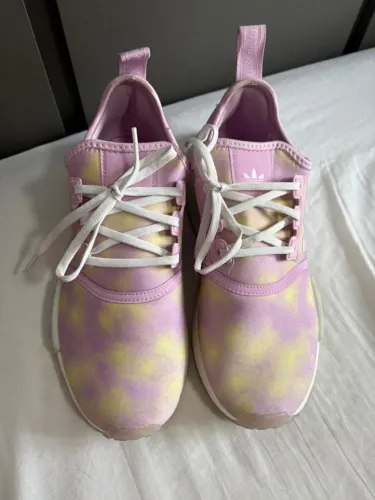 tenis adidas NMD R1