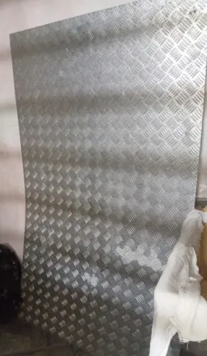 Chapa de alumínio ideal para balcões.