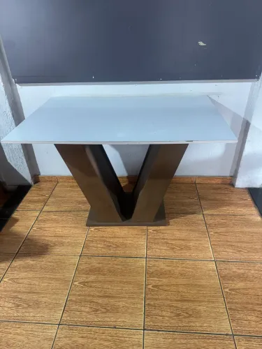 Vendo linda mesa de madeira