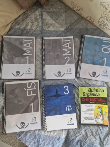 Livros poliedro de preparação para as escolas militares