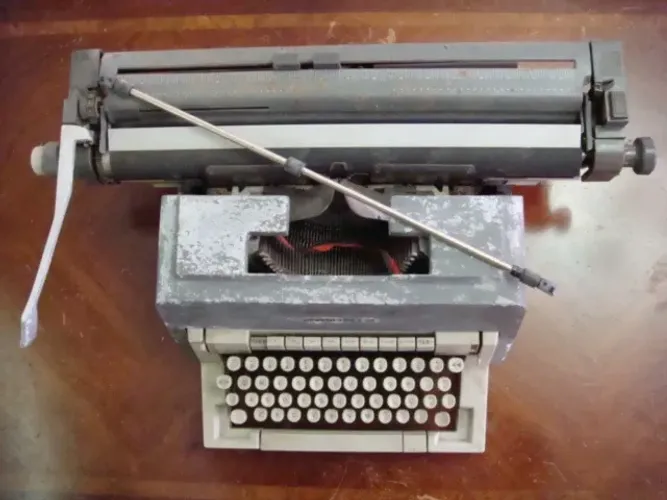 Maquina Escrever Manual Olivetti Linea 98 Usada cod. P-26