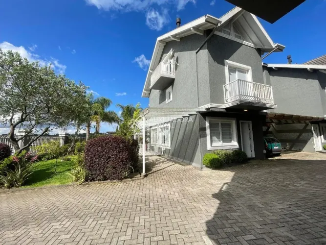 Canela e Gramado vende Casa 3 suites 2 vagas mobiliada