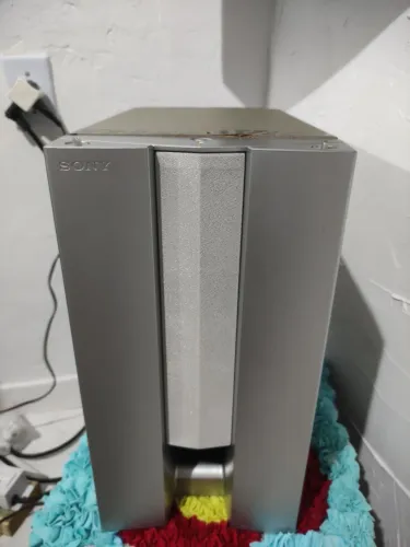 Subwoofer ativo da Sony funcionando perfeitamente 