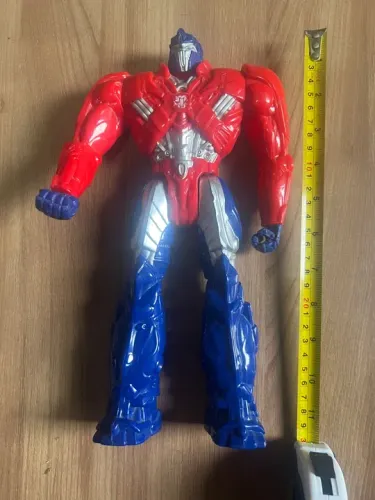 Boneco Transformers Optimus Prime