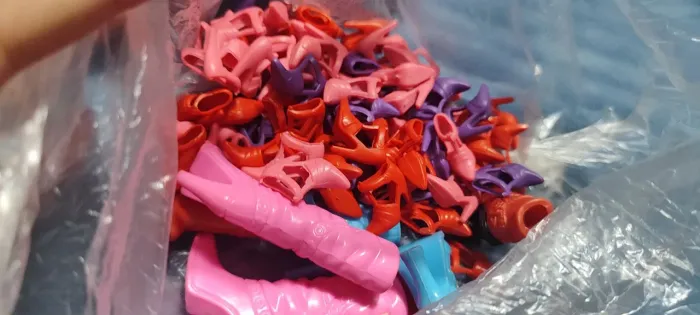 50 pares de sapato de boneca/barbie