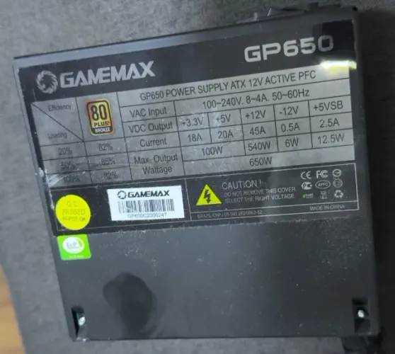 Fonte Gamemax GP650 650W 80 Plus Bronze - Usada, funcionando
