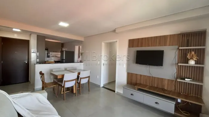 Apto completo de mobília, excelente localização