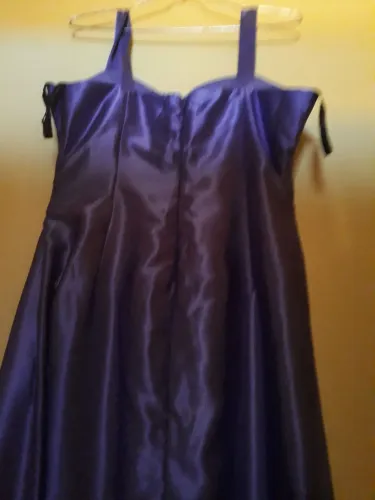 Vestido de festa roxo