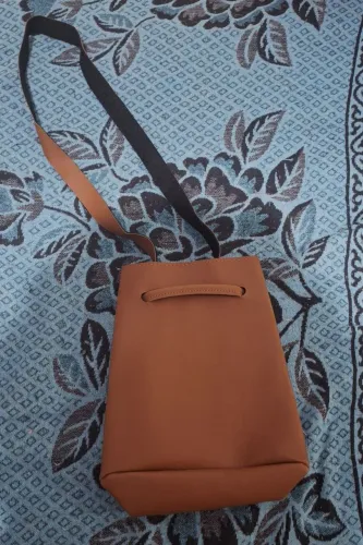 Bolsa marrom feminina 
