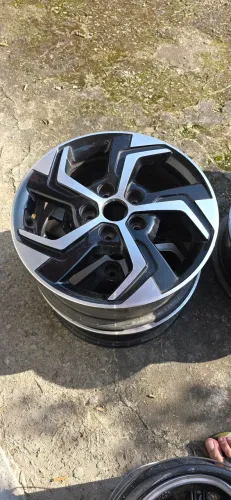 Vendo jogo de Rodas 5 furos (Hyundai e Kia)