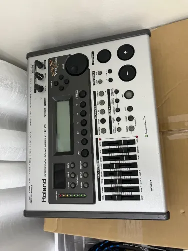 Módulo Roland TD-20