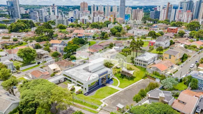 Terreno com 7494 m², à venda no bairro Batel.