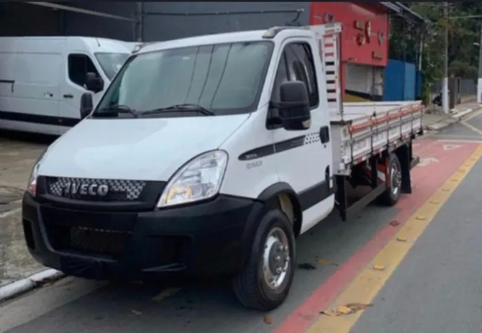 Iveco Daily carroceria ano 2012 