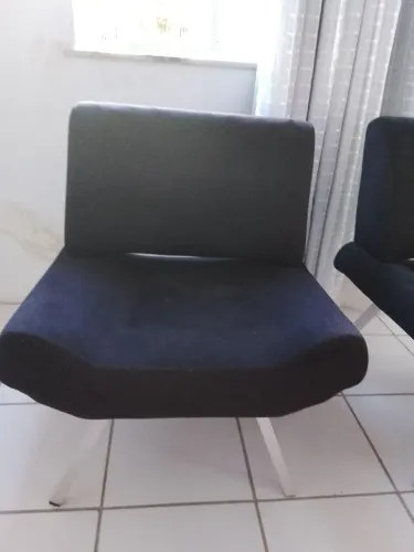  Duas Poltrona  cada uma 100