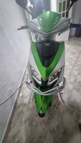 Scooter Elétrica - Design de Moto - Top de Linha - 2023