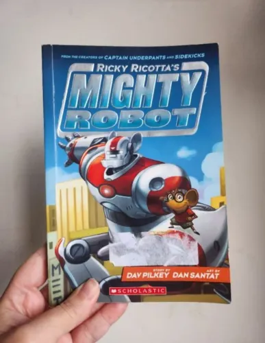 livro de inglês ricky ricotta's mighty robot.