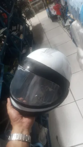 CAPACETE