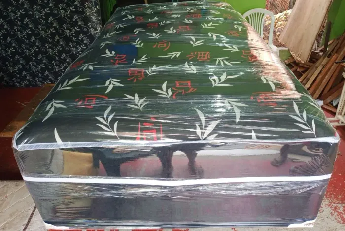 Cama de solteiro de espuma bem alta 