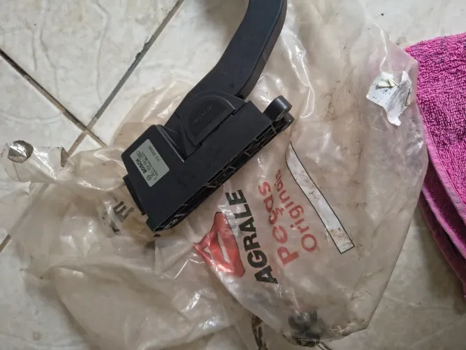 Pedal do acelerador Volare V6