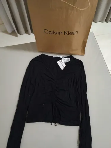 Blusa Calvin Klein Nova