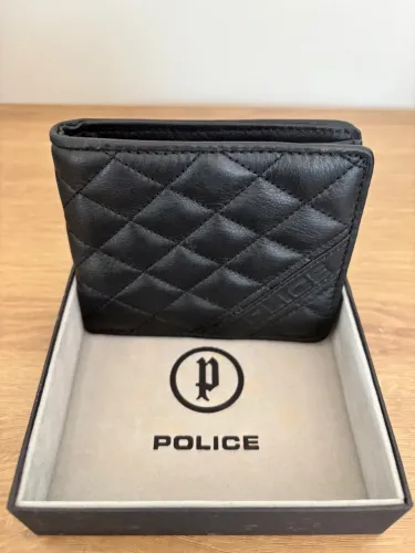 Carteira Police em Couro com Design Exclusivo e Elegância