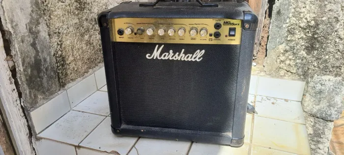 Amplificador Marshall MG 15 DFX 45 wats