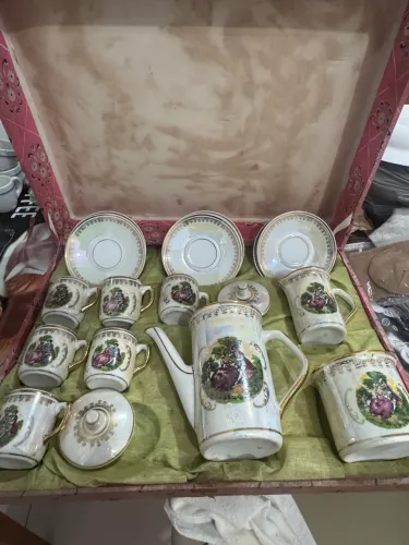 Jogo de porcelana antigo