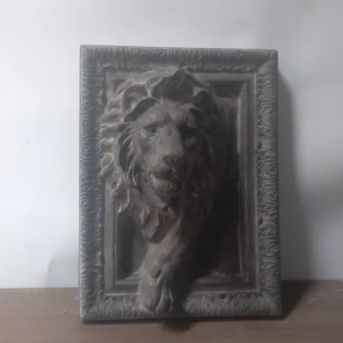 ESCULTURA DE LEAO DE CONCRETO