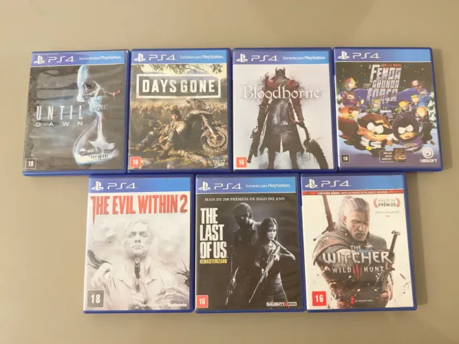 6 jogos PS4 ? Todos mídia física, completos.