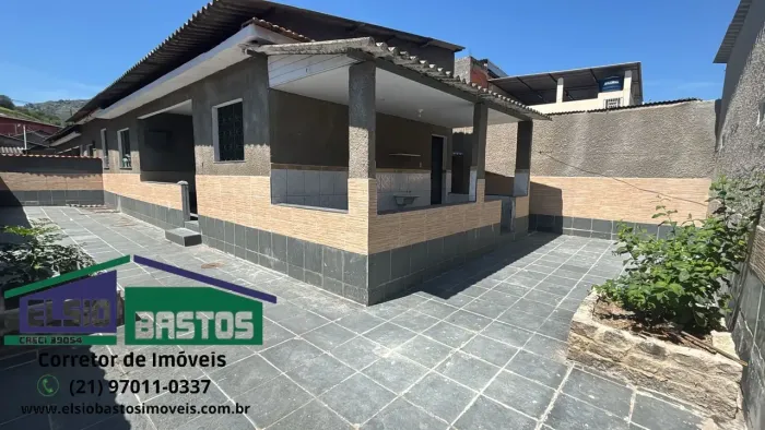 Casa de Fundos Reformada 2 quartos Estrada da Posse 378 Bairro Santíssimo RJ