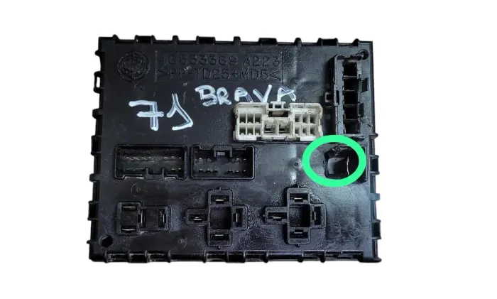 Caixa Fusível Fiat Brava 1.6 2000 Det 46533389a223 N71 (Usado)