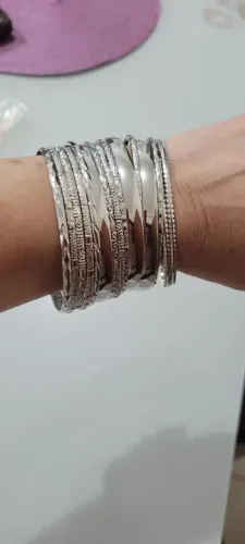 Conjunto de Pulseiras Prateadas