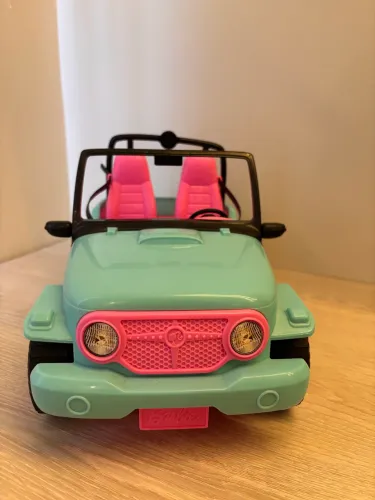 Jeep para boneca Barbie 