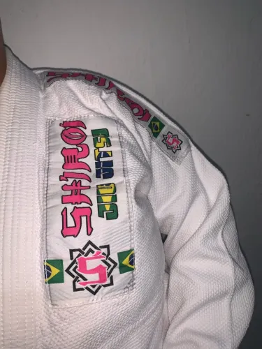Kimono de Jiu Jitsu Shiroi Feminino