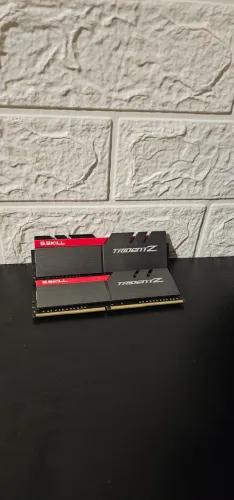 Memória RAM G.Skill Trident Z DDR4 16GB 4133MHz