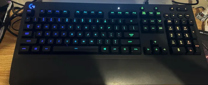Teclado G213 Logitech